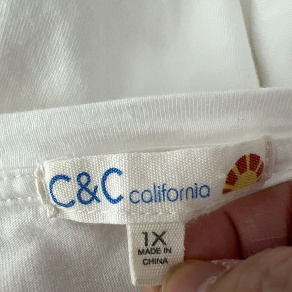 C&C California Pride Shirt Women 1X Plus Size Rainbow Love is Love Spellout Tee - Picture 6 of 16